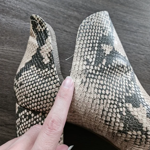 Steve Madden Tan Rockir Snakeskin Print Slip-On Booties Size 7 - Picture 9 of 9